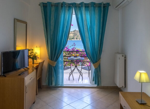 Chambre double avec vue sur la mer et balcon